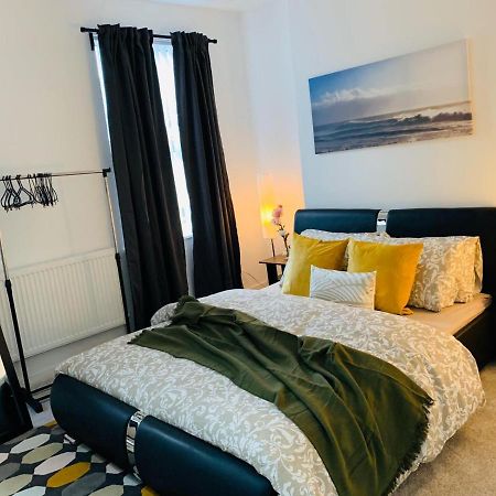 Stylish, Spacious & Luxurious Home - Parking Liverpool Eksteriør bilde